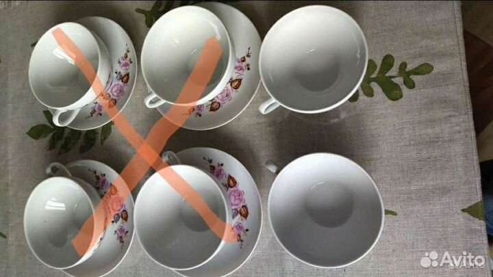 Чайные чашки с блюдцами, тарелки, сервиз