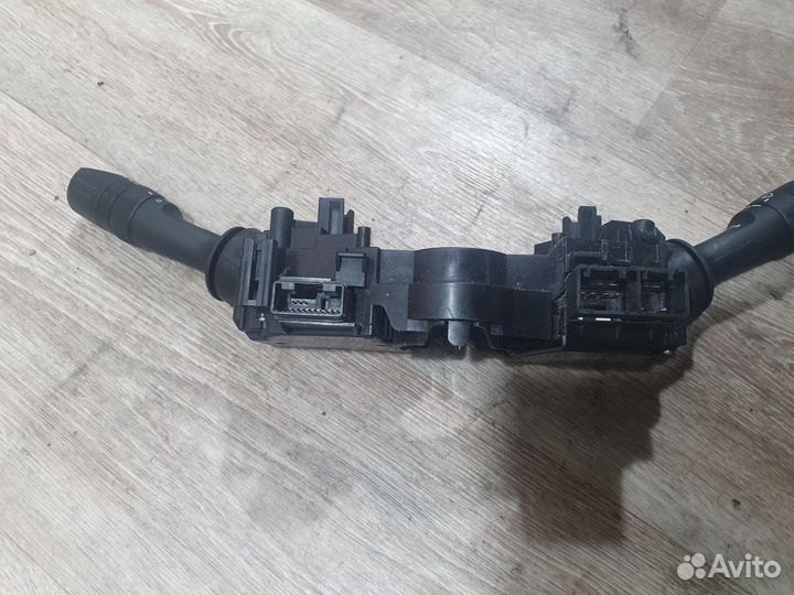 Блок подрулевых переключателей G8 toyota Hilux