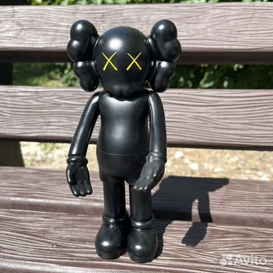 Коллекционная фигурка Kaws