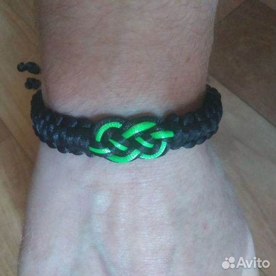 Браслет на руку