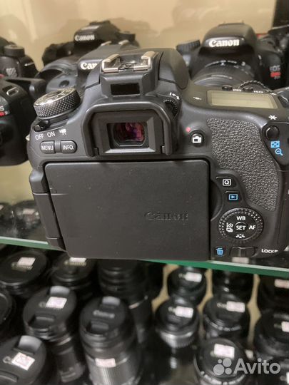 Зеркальный фотоаппарат Canon 760D