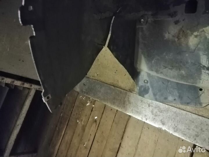 Продам левый подкрылок на Опель Мокка
