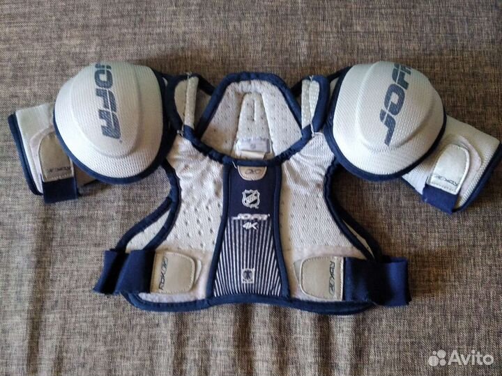 Хоккей. Защита на грудь. Возраст 4-6 лет