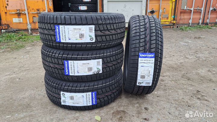 Windforce Snowblazer UHP 225/45 R18 95V