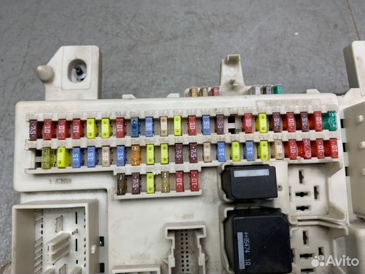 Блок предохранителей Ford Focus 2 седан 1.6 hwdb