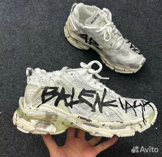 Balenciaga Runner graffiti