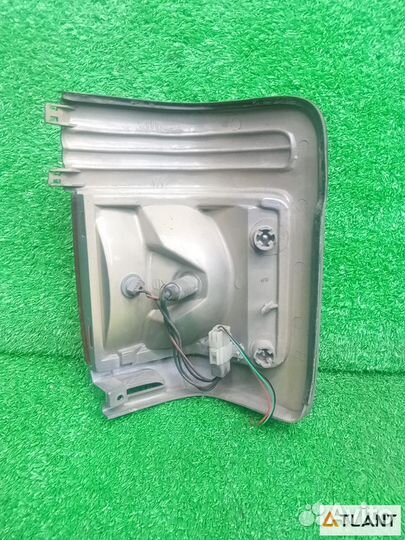 Габарит передний правый mazda bongo