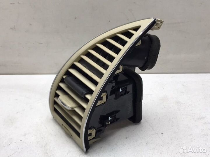 Дефлектор воздушный левый Infinity Qx80 Z62 2015