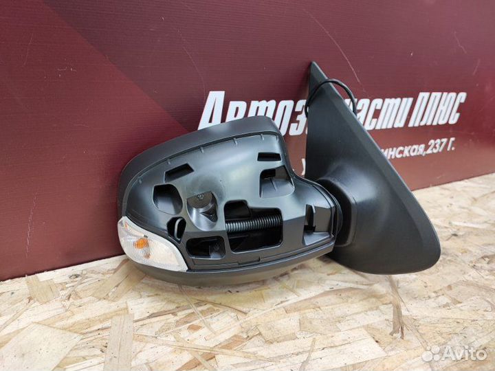 Зеркало заднего вида боковое правое Renault Logan