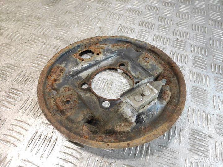 Щит опорный Toyota Yaris 2005 2011