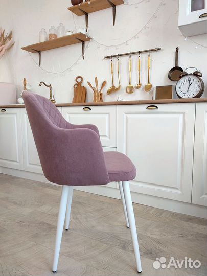 Кухонные классические мягкие стулья