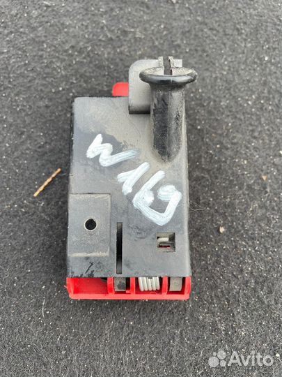 Мерседес A class w169 ручка открывания капота