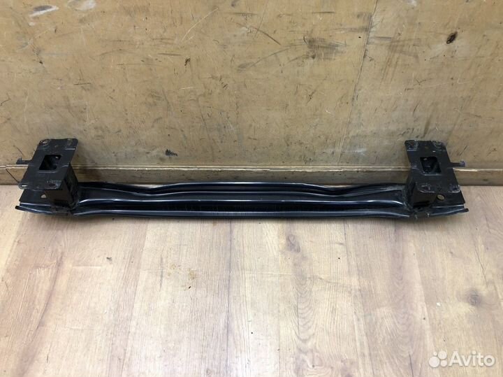 Усилитель заднего бампера Volkswagen Tiguan 2017+