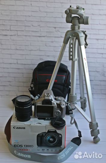 Canon EOS 1300D kit 18-55 IS II + Набор Фотографа