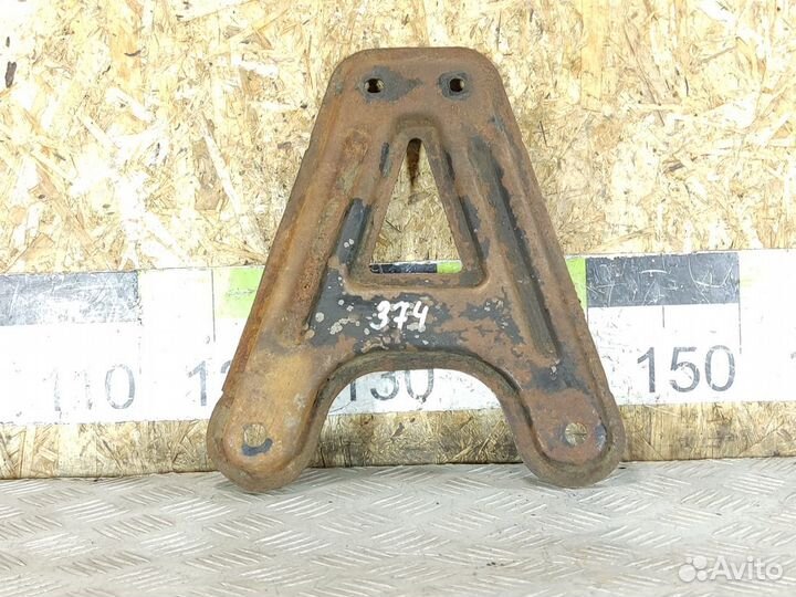 Кронштейн передней балки правый Renault Kangoo 199