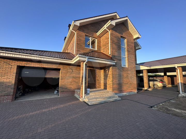 Коттедж 265 м² на участке 15 сот.