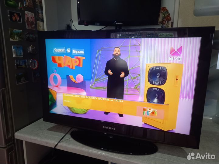 ЖК Samsung 32