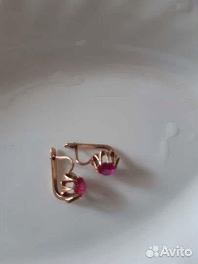 Золотые серьги