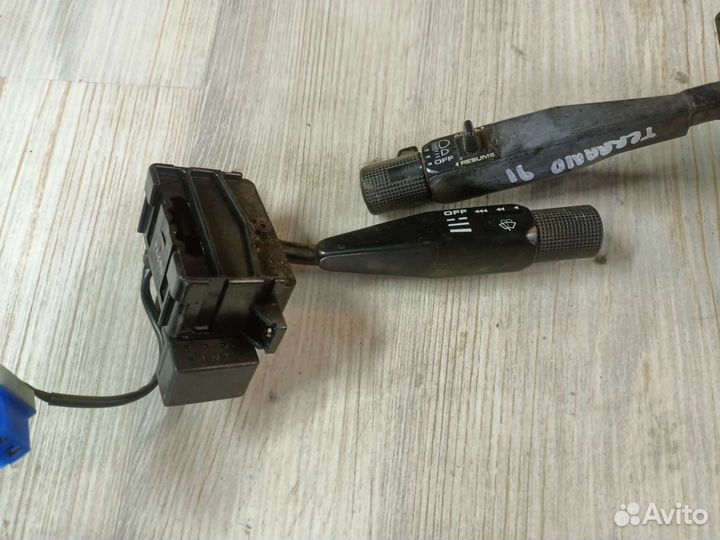 Подрулевой переключатель Nissan Terrano D21