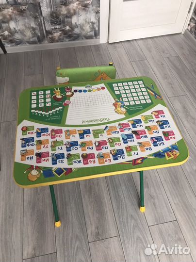 Детский стол и стул