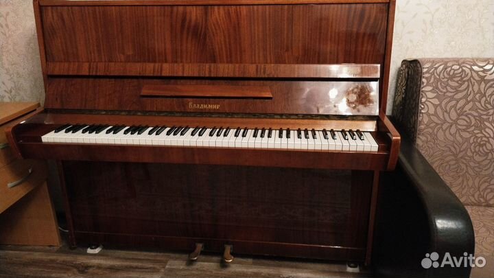 Продаю пианино Владимир