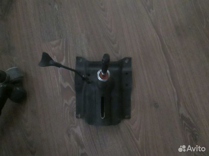 Крестовина и др. запчасти для офисных кресел б\у