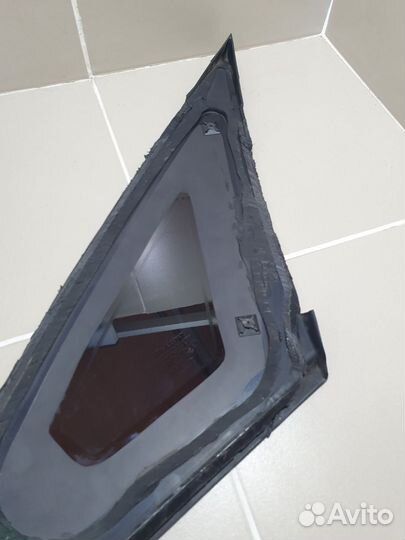 Форточка задняя левая Volvo S40 2007