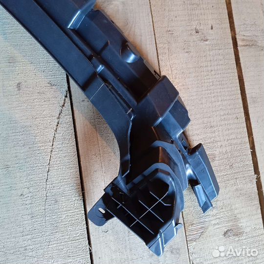 Кронштейн переднего бампера Ford Focus 2 рестайл