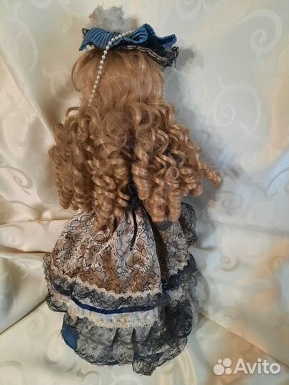 Кукла фарфоровая коллекционная