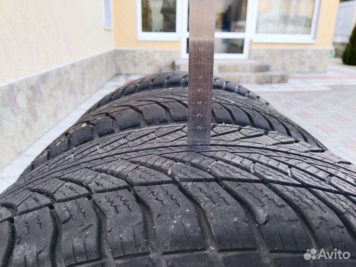 Goodyear UltraGrip 8 Performance 225/55 R17 97H