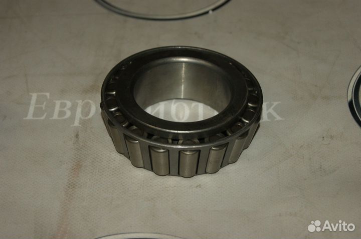 Подшипник роликовый ступицы перед. внутр. HM212