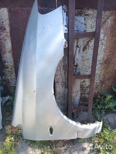 Крыло переднее правое Митсубиси Спейс стар