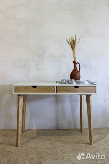 Письменный стол из массива дерева на заказ