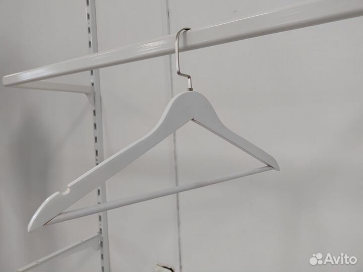 Вешалка-плечики деревянная с перекладиной