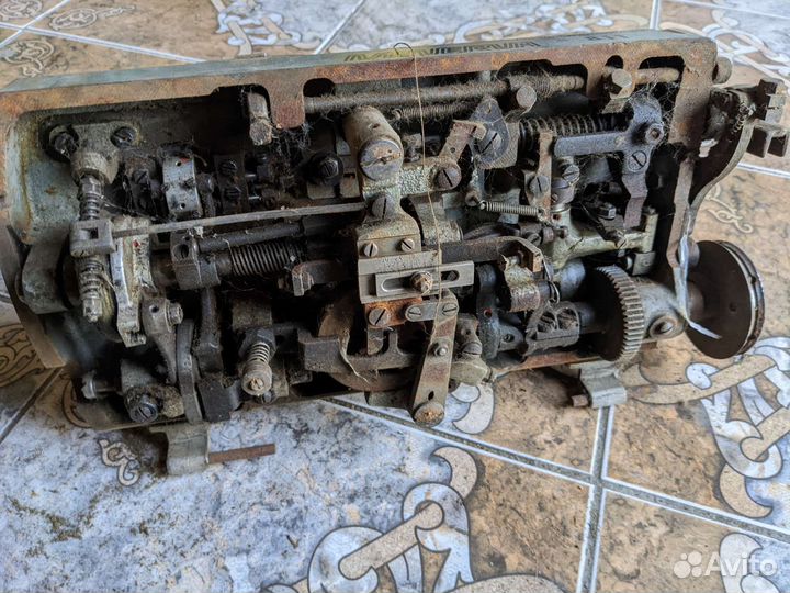 Петельная машинка Minerva 811