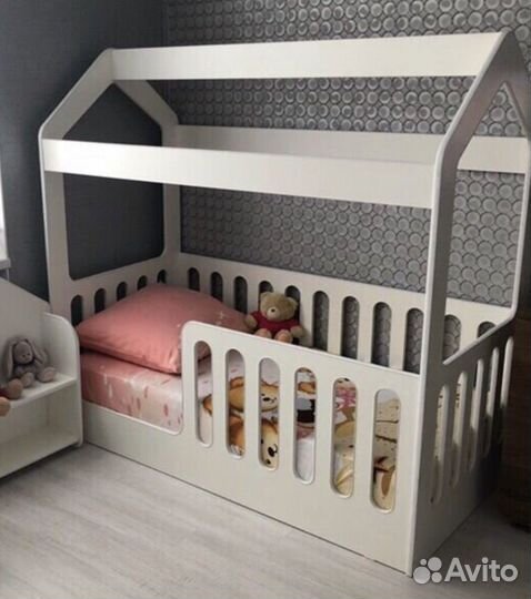 Кровать домик