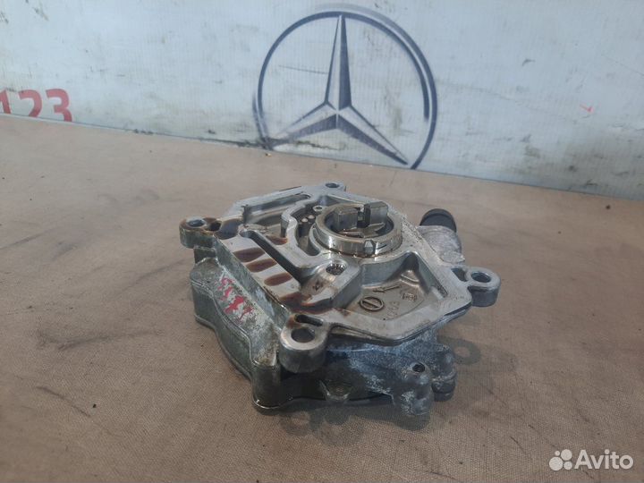 Вакуумный насос тормозов Mercedes Gla180 X156