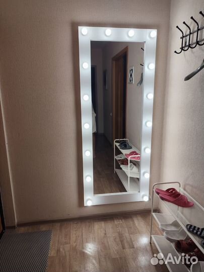 Зеркало с подсветкой в полный рост