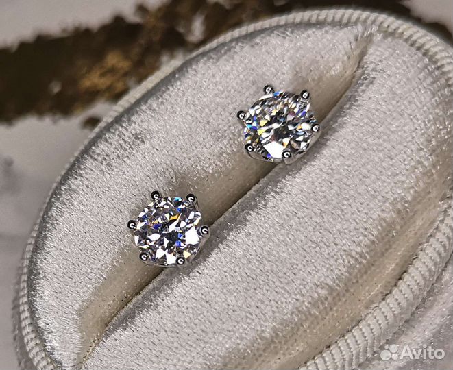 Пусеты винт бриллиант муассанит 2 ct