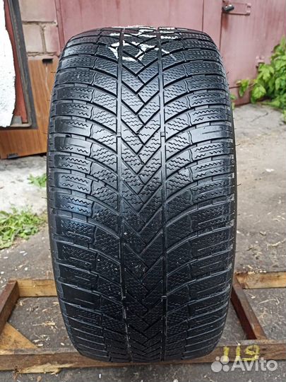 Bridgestone Blizzak LM-005 245/40 R18 97V