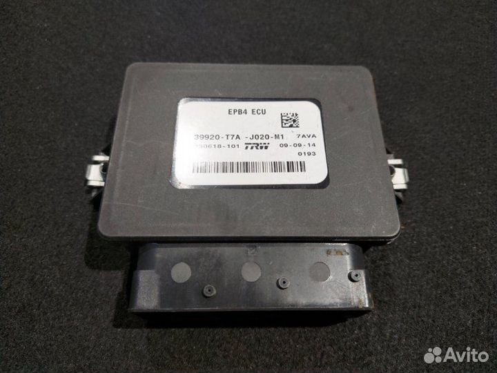 Блок управления Honda Vezel RU1 L15B 2014