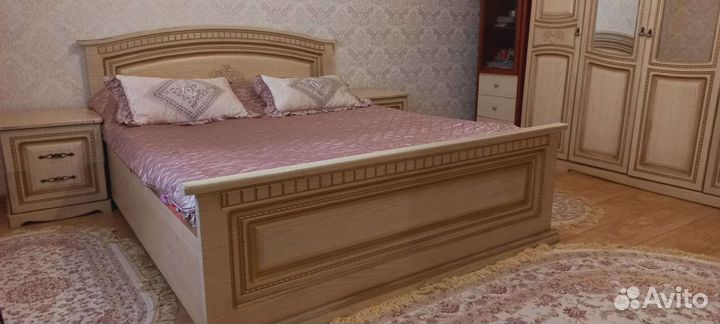 Спальный гарнитур