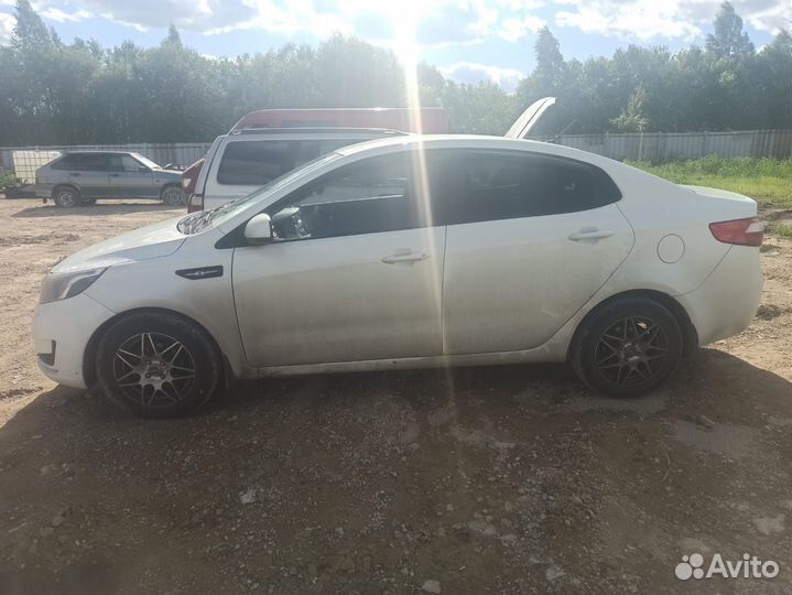 В разборе Kia Rio 3 2013 1.4 МКПП