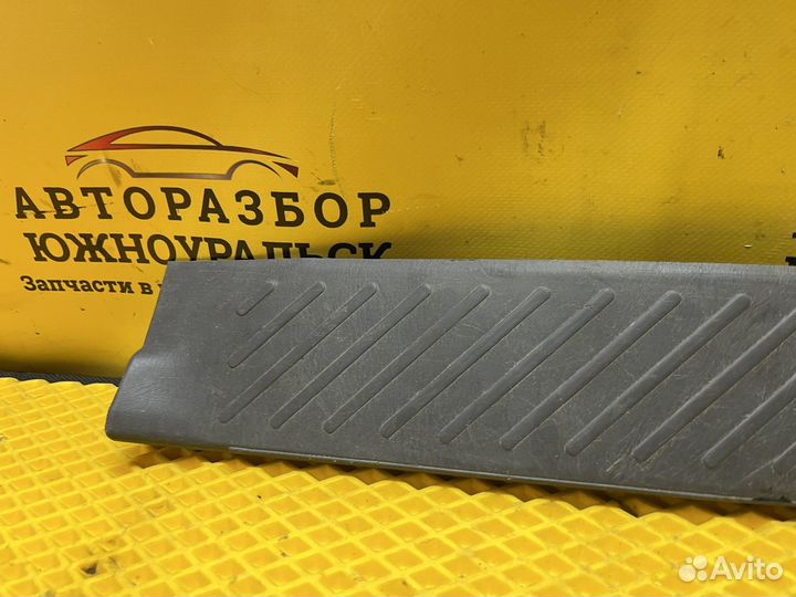 Накладка порога задняя левая Nissan R nessa