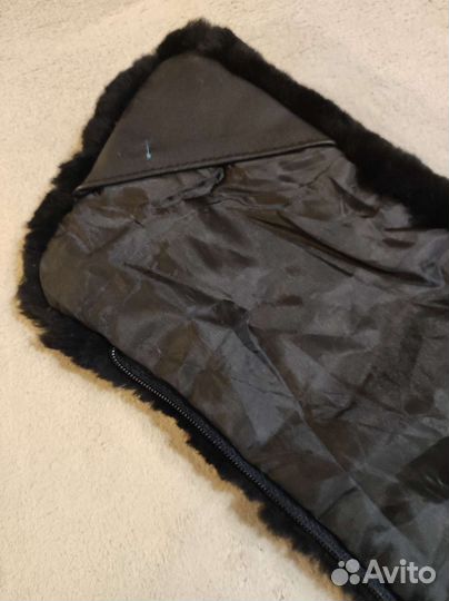 Меховой воротник черный