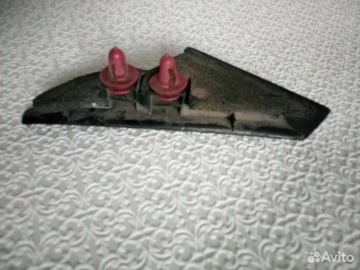 Заглушка crown крепления зеркала правой двери