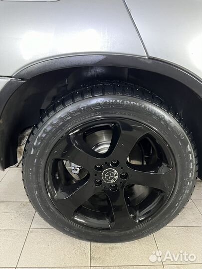 Диски с резиной зима BMW r19