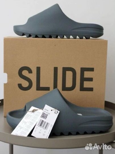 Adidas Yeezy Slides ‘Granite’