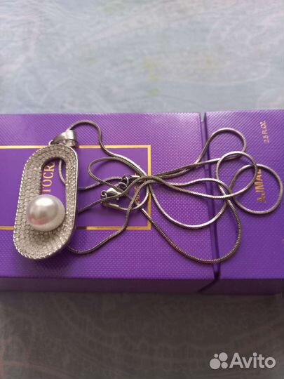 Кулон, брошь