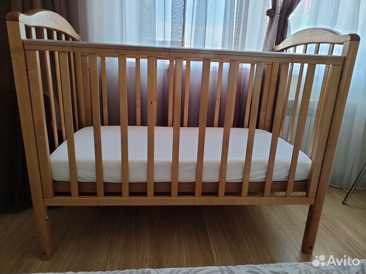 Детская кроватка